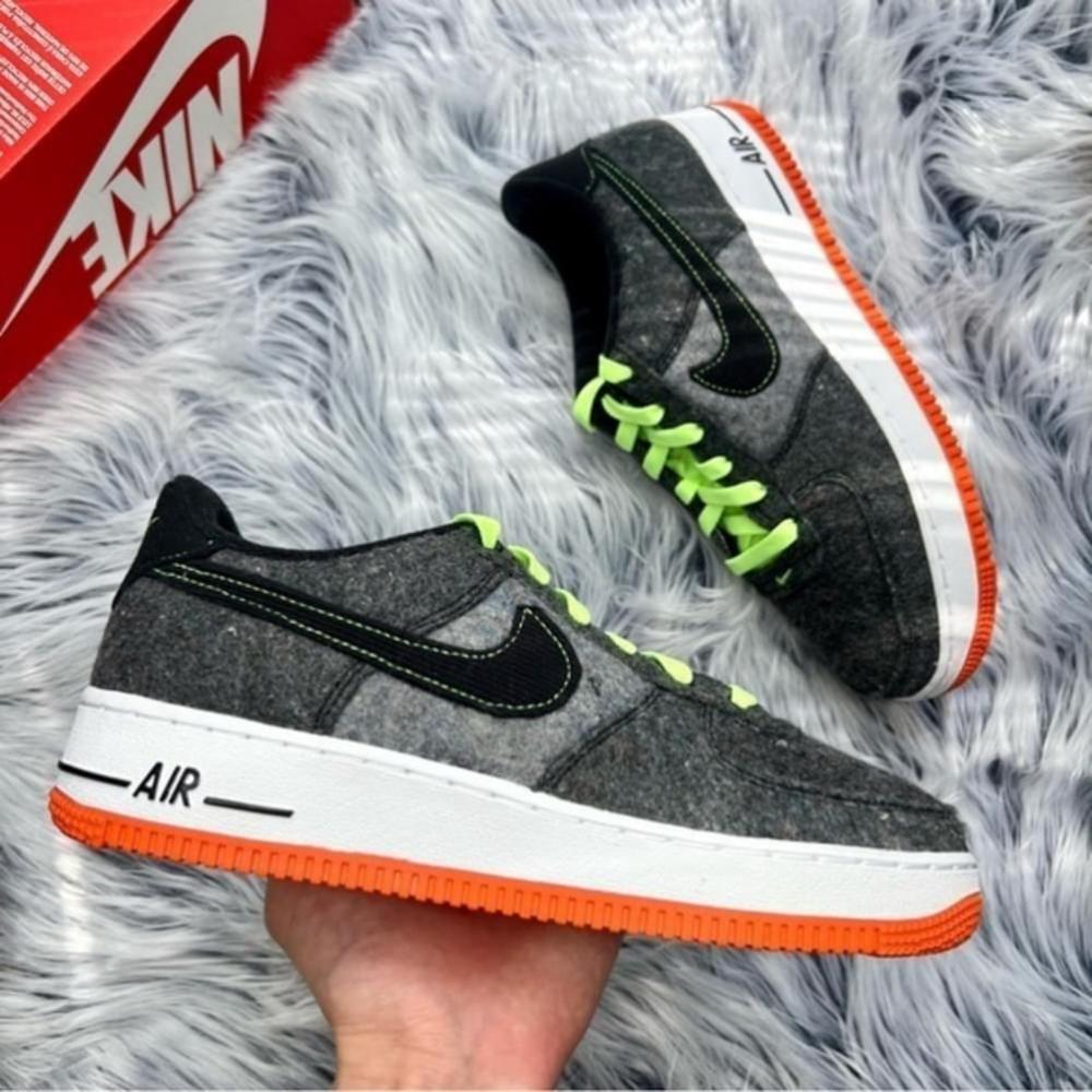 Nike Air Force 1 LV8
